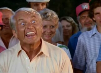 Noticias ¡Bueno, estamos esperando! Los fans desentierran la promesa de verano de Sony sobre God of War y PSVR